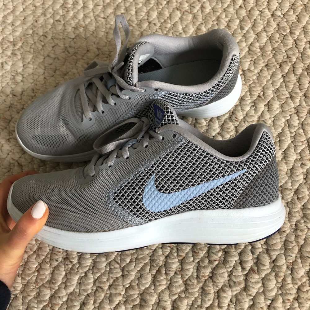Grey and light blue NIKE revolution 3 running shoe